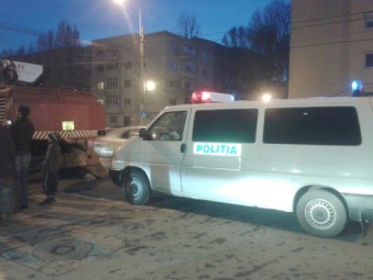 Pompierii, în alertă: muncitorii din zona Galeriilor Soveja au raportat că au găsit un proiectil